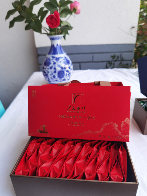 【大別山精神系列一特級信陽紅茶伴手禮（匠心）】大別山脈、核心產(chǎn)區(qū)、高山茶園、匠心制作  980元/盒