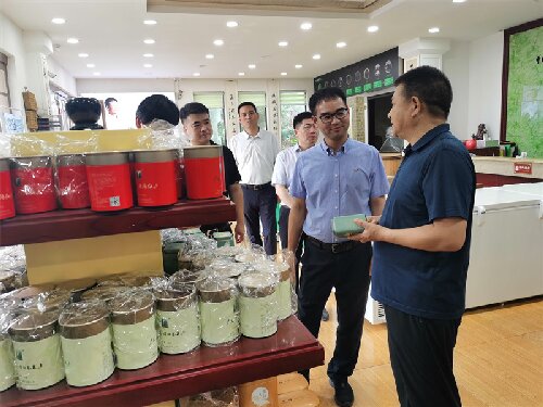 2023年7月13日，中國郵政集團(tuán)公司河南省分公司夏總一行蒞臨廣義茶印象園參觀指導(dǎo)，給予我司發(fā)展高度評(píng)價(jià)